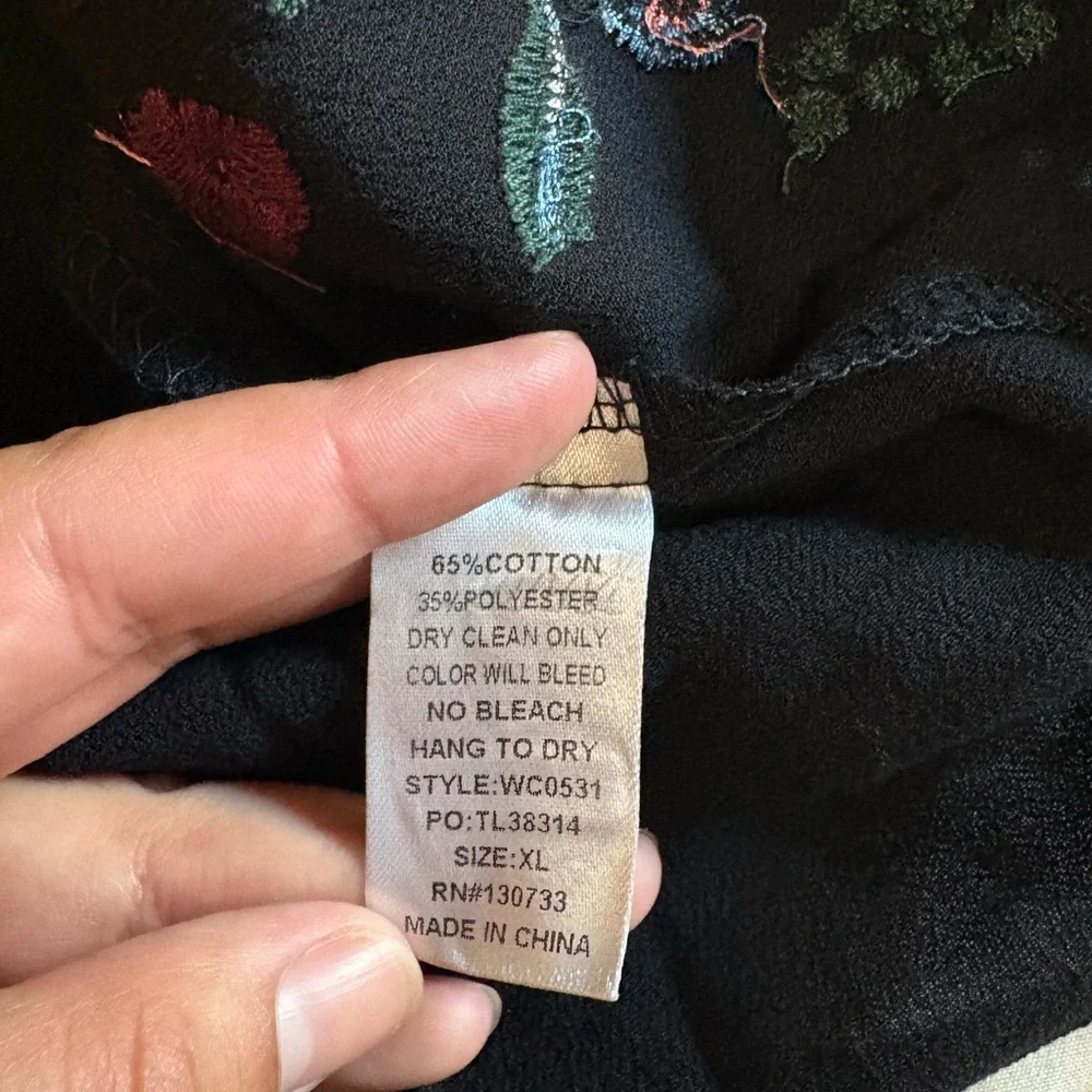 Umgee Black Floral Embroidered Top - Picture 4 of 8